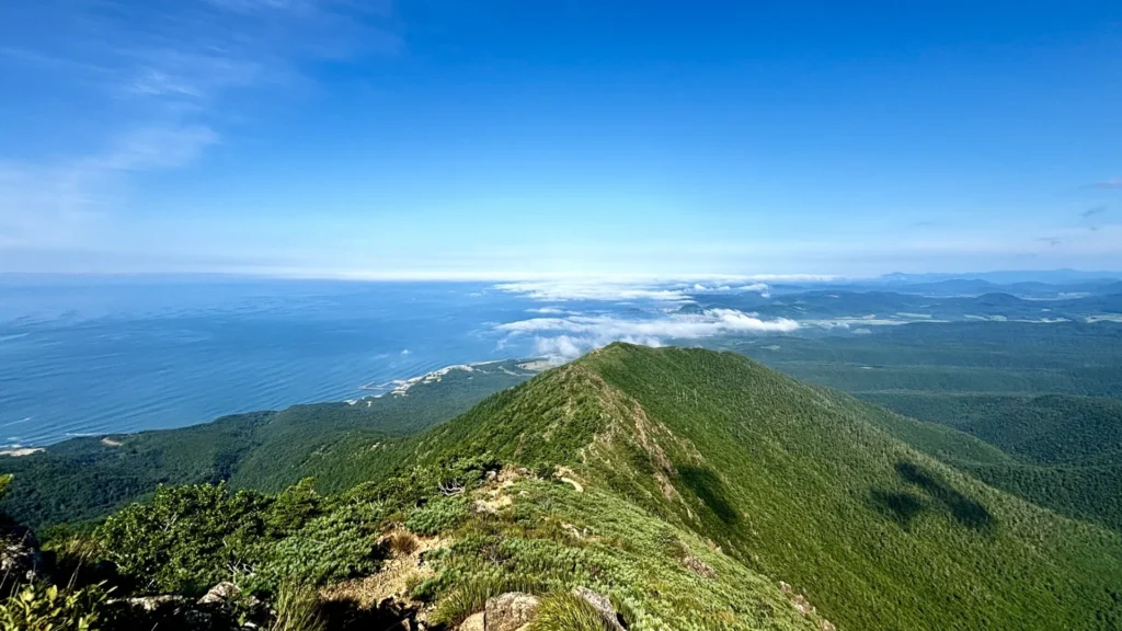 Mount-Apoi